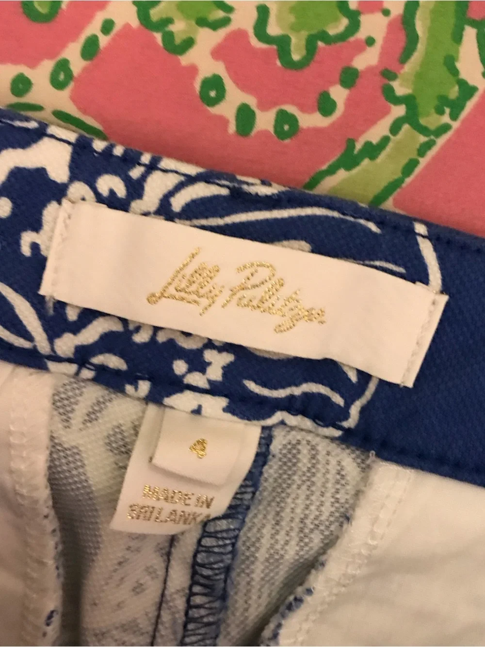 Lilly Pulitzer Callahan Stretch Starlight Navy Blue & White Floral Short size 4